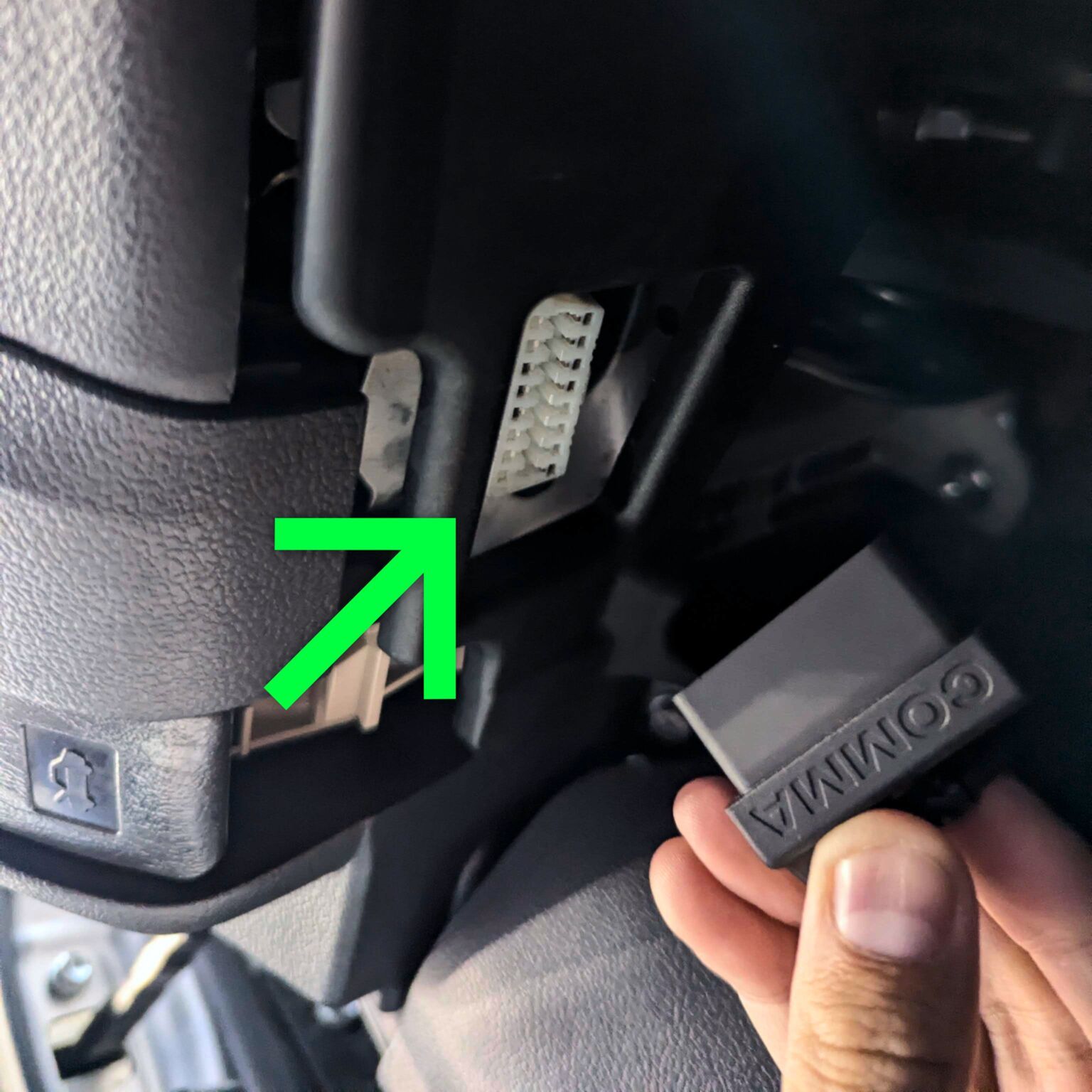 connect the comma power to your car