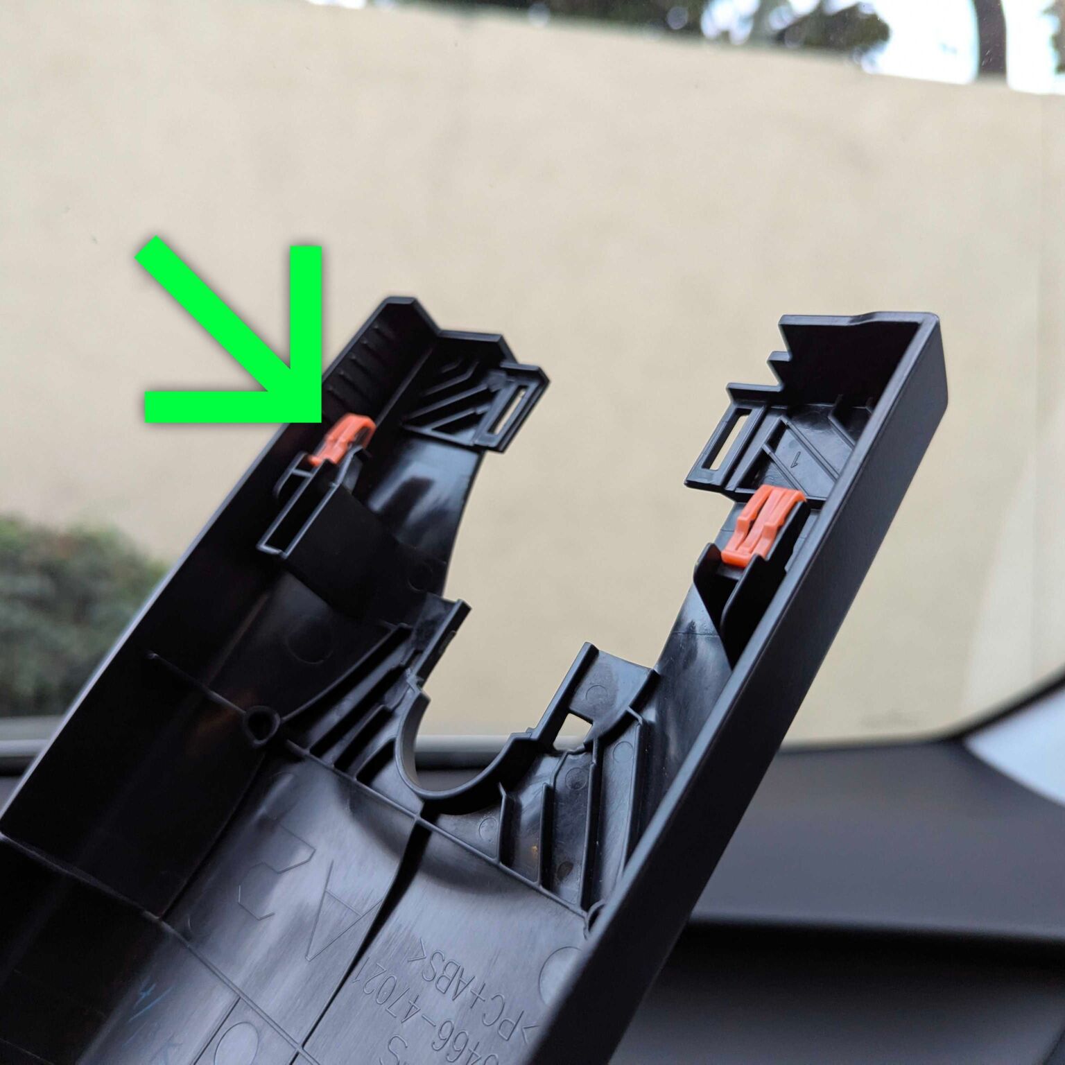 remove the rearview mirror cover trim